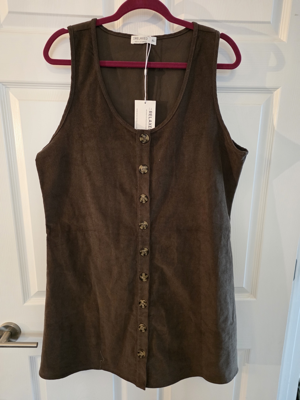 Relaxed Women's Button-Front Corduroy Sleeveless Tunic - Brown. Size XL